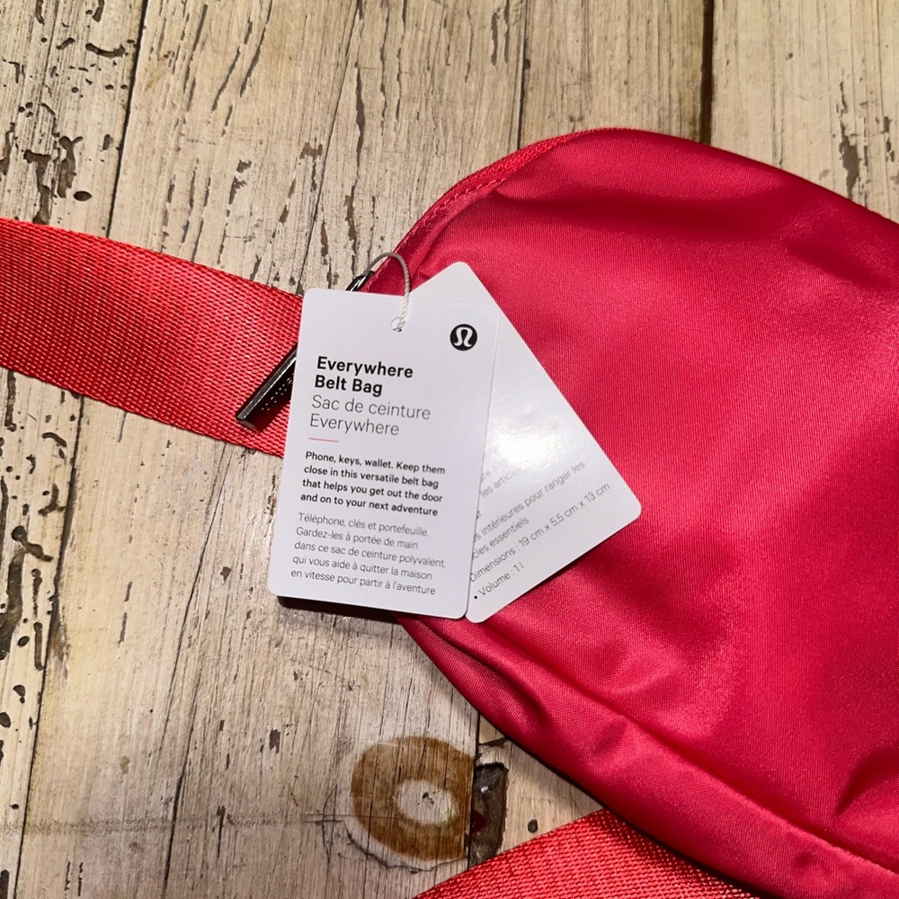 Lululemon Everywhere Belt Bag 1L Lip Gloss New with Tags - Picture 2 of 6
